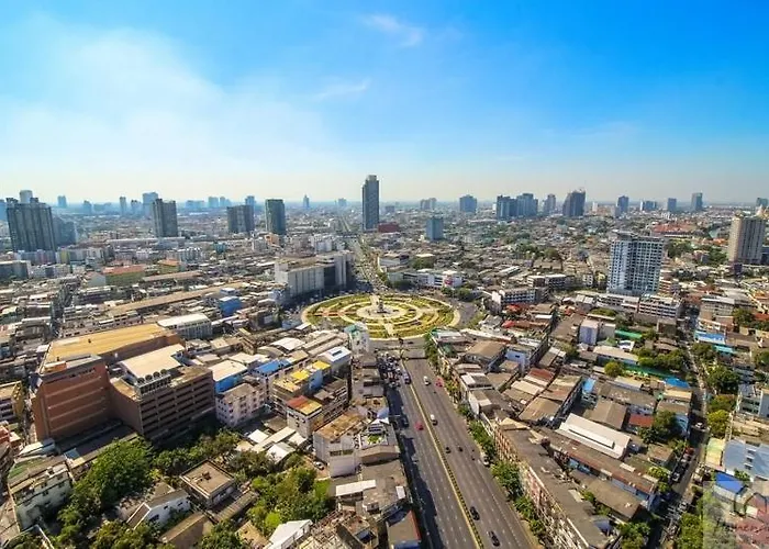 2br With Oldtown Vibes, Steps From Wongwian Yai