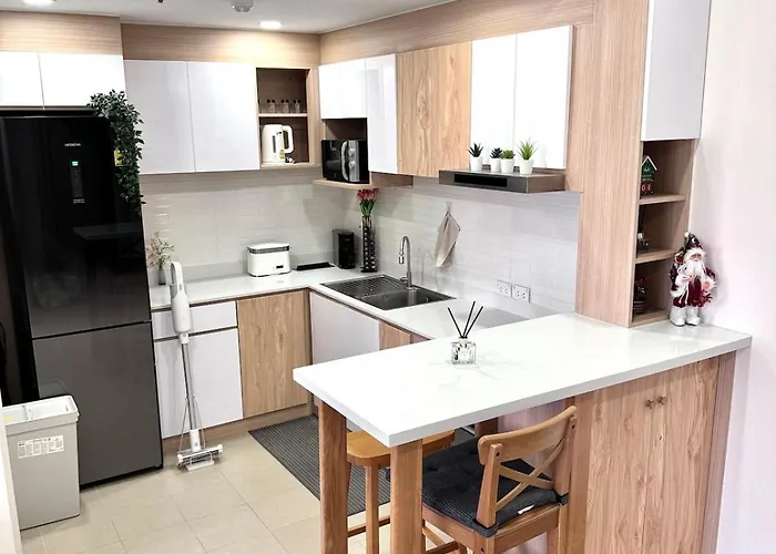 Apartment 2br With Oldtown Vibes, Steps From Wongwian Yai Bangkok